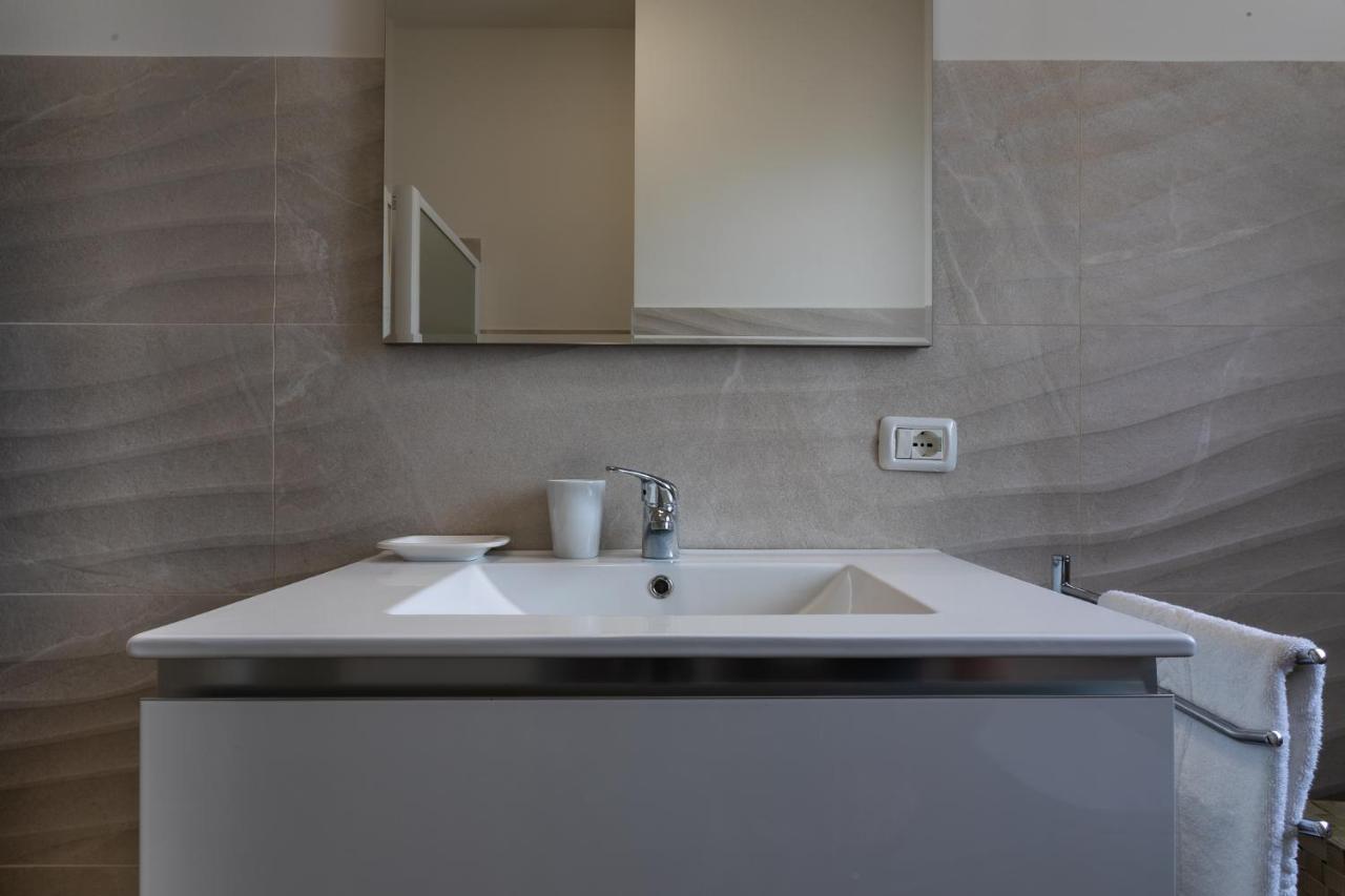 ヴェローナBorgo Milano Penthouse - With Parkingアパートメント エクステリア 写真
